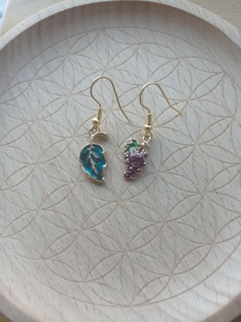 Boucles d'oreilles grappe de raisins et feuille