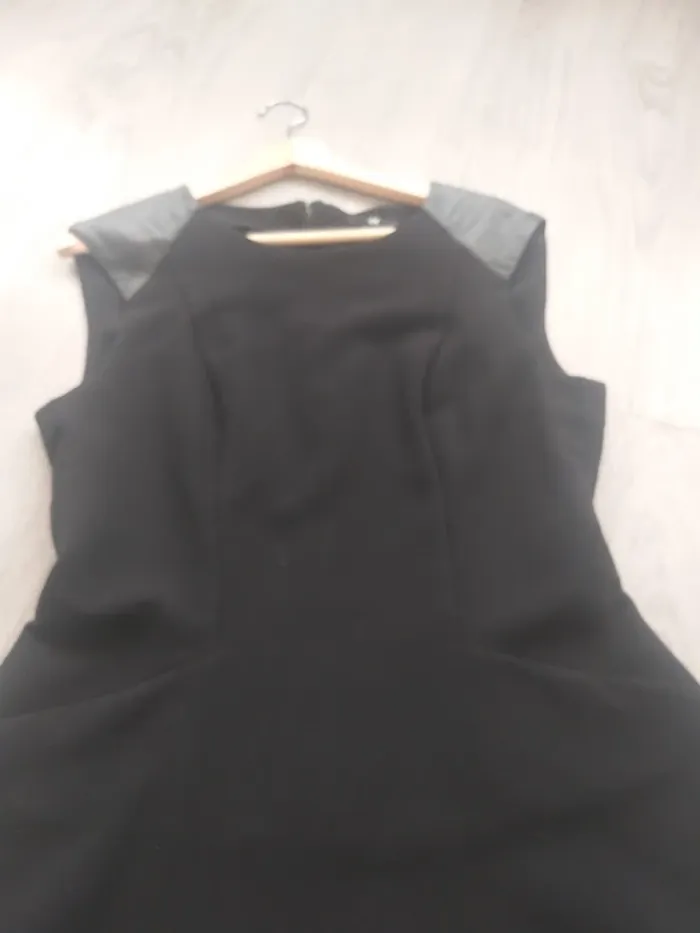 Petite robe noire - photo numéro 3