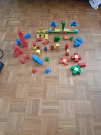 Lot construction de 89 cubes en bois