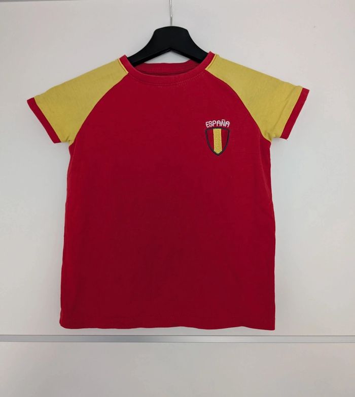 T-shirt rouge et jaune Espagne 5 ans