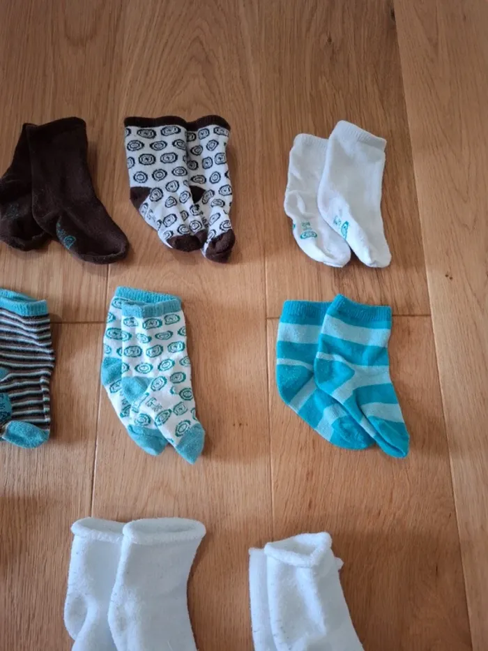 Lot 17 paires de chaussettes bébé - 15/18 - Très bon état - photo numéro 3