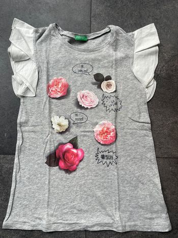 T-shirt Benetton motif fleurs 8-9 ans
