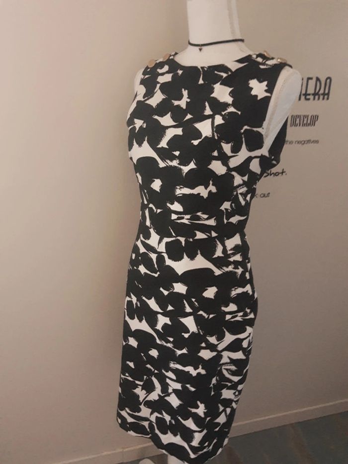 Robe chic sans manches imprimée noir et blanc Camaïeu taille 2 - photo numéro 3