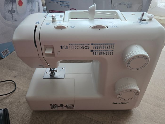 Machine à coudre - photo numéro 2