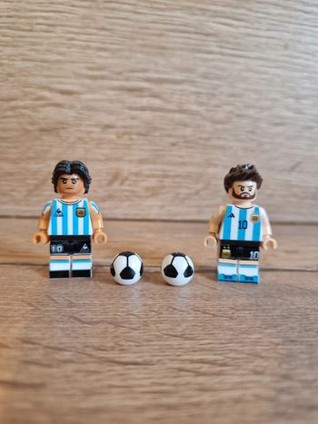 Figurines type lego Footballeurs Messi et Maradona Argentine