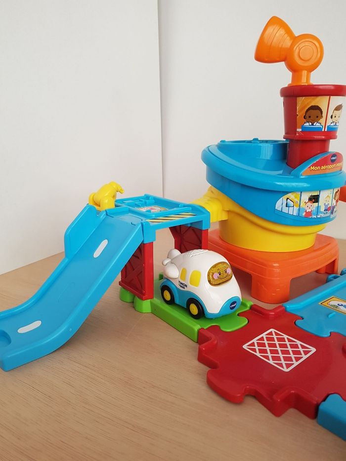 VTech Circuit interactif et avion Mon aéroport interactif Tut tut bolides - photo numéro 7