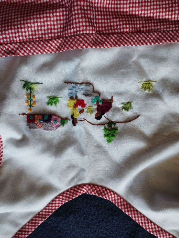 Bavoir brodé - photo numéro 2