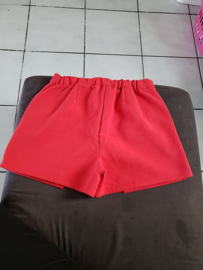 Short rouge habillé - photo numéro 4