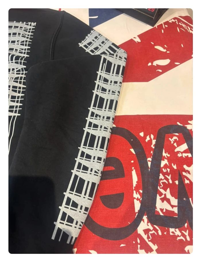 Sweat Off White taille L/XL noir imprimé dans le dos et sur les manches - photo numéro 16
