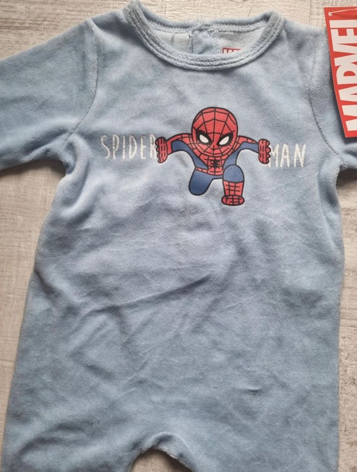 Pyjama neuf spiderman 6 mois - photo numéro 2