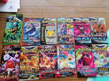 Lot 12 boosters Pokémon vides