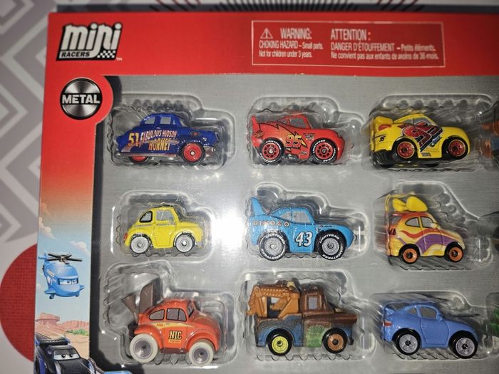 Coffret neuf voitures cars mini racers cars Disney pixar mattel neuves