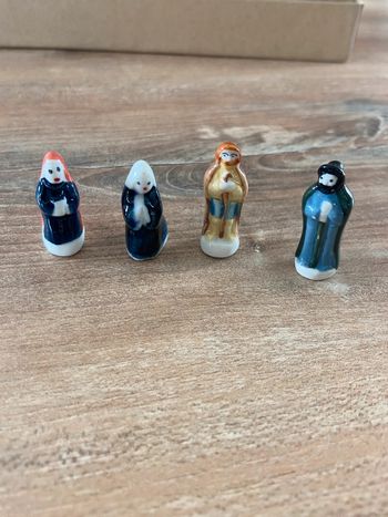 Lot de 4 figurines