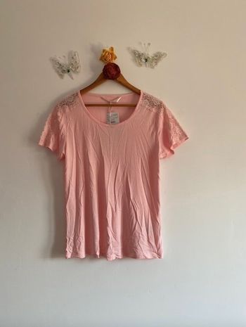 LC Waikiki – Adorable Tee-shirt rose abricot aux dentelles