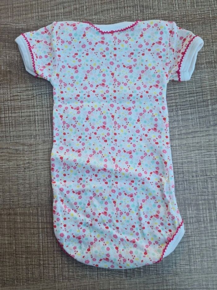 Lot 2 bodys MC Petit Bateau 3 mois - photo numéro 4