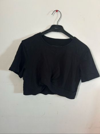 Tee-shirts court