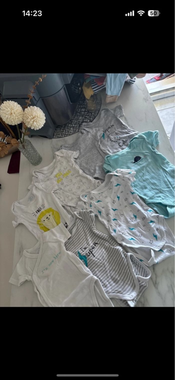 Lot bodys 3 mois - photo numéro 3