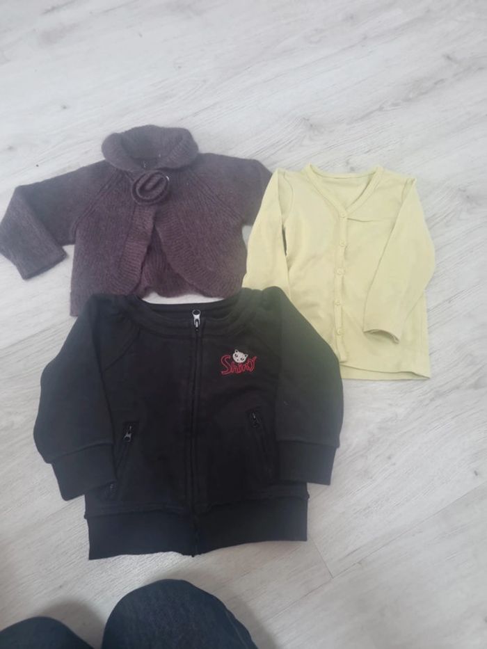 Lot gilets 9 mois