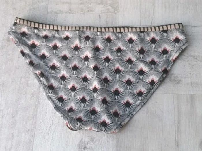 Maillot de bain 2 pièces (bikini) Taille 90B pour le haut et taille 38 pour le bas - photo numéro 9