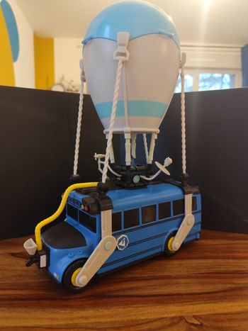 Bus Fortnite et personnage skin