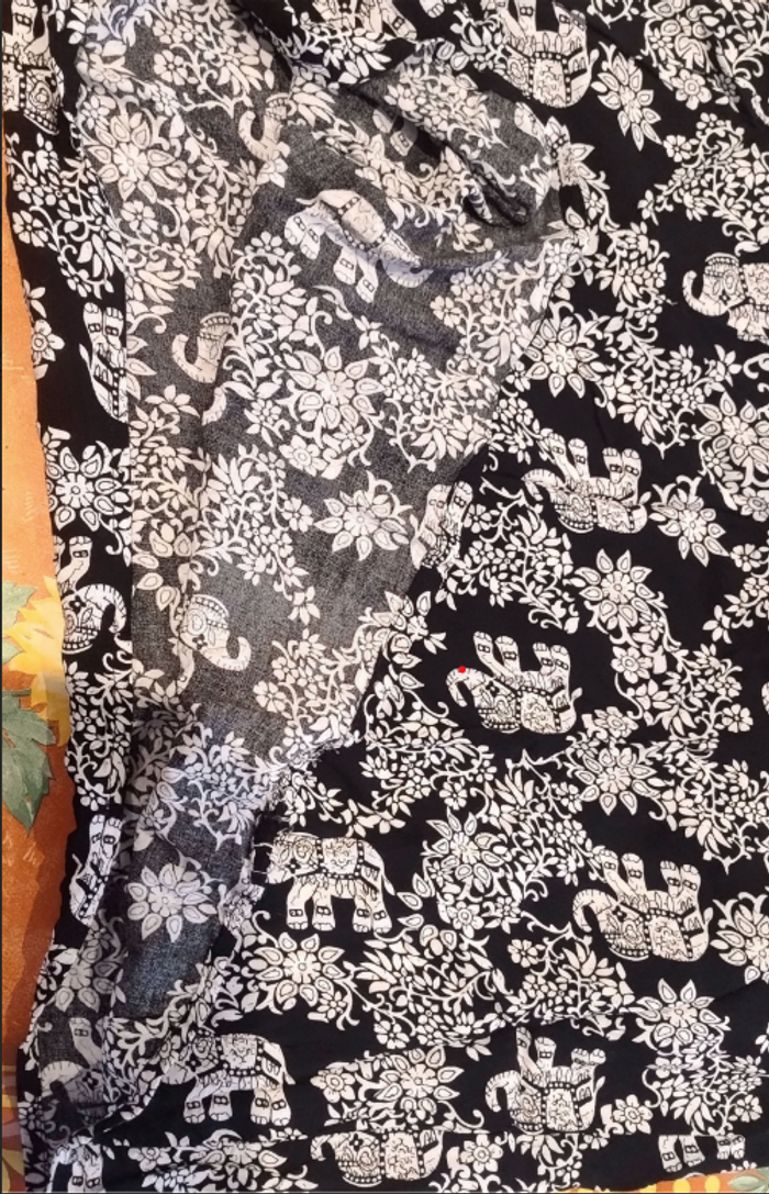 Jupe longue noire à motifs blancs - photo numéro 3