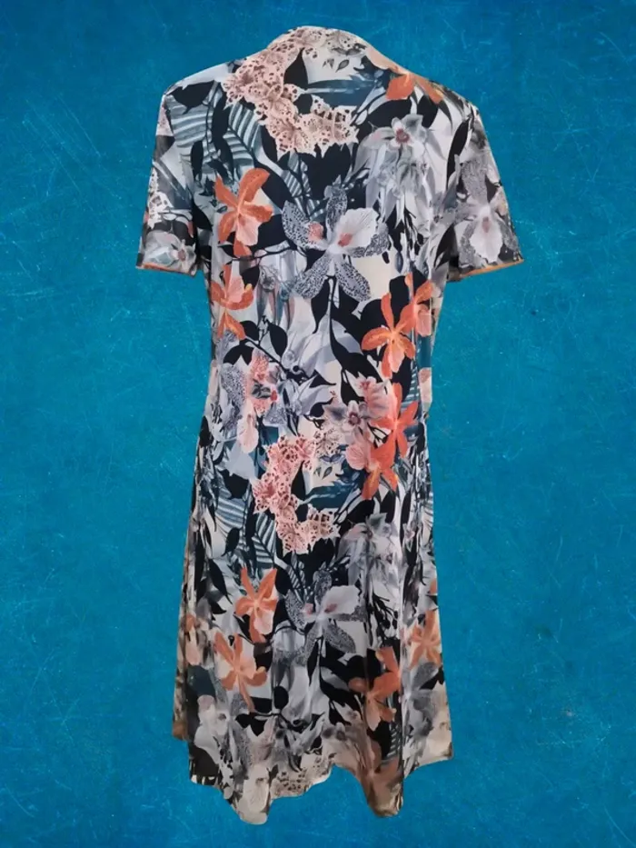 Robe avec épaulettes - photo numéro 4