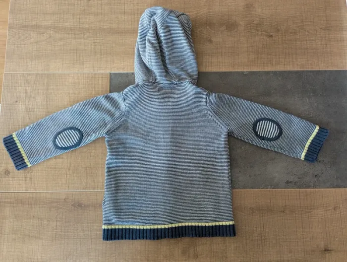 Gilet avec capuche - photo numéro 2