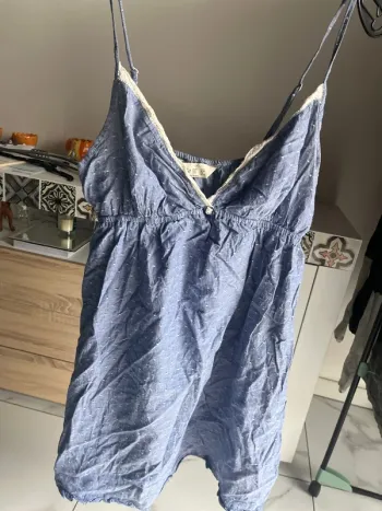 Nuisette bleu légère