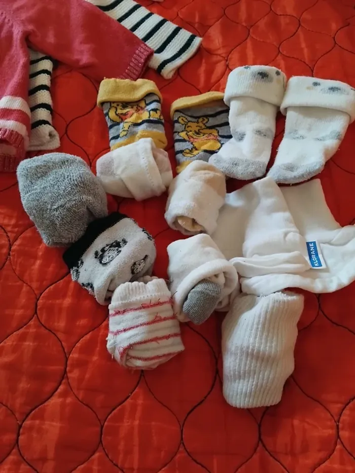 Caisses de vêtements fille 1mois - photo numéro 9