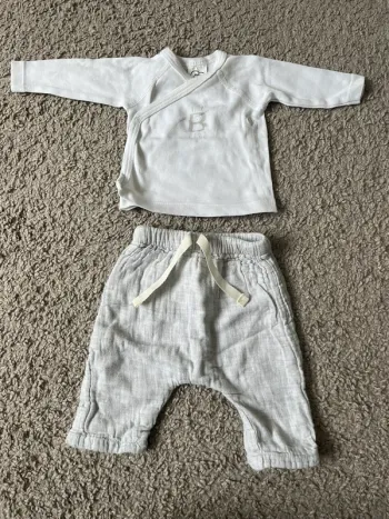 Pantalon et tee shirt