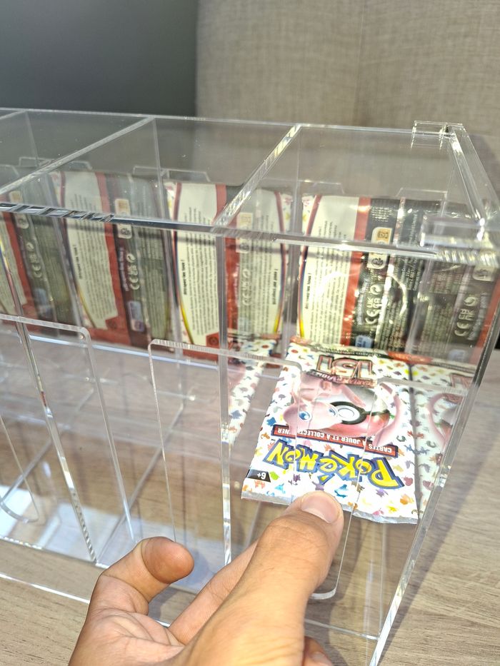 Distributeur en acrylique pour boosters Pokémon 6 emplacements de qualité premium - photo numéro 5