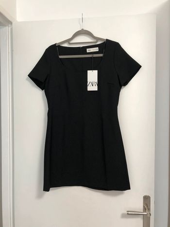 Superbe belle robe courte Zara neuve avec étiquette taille M