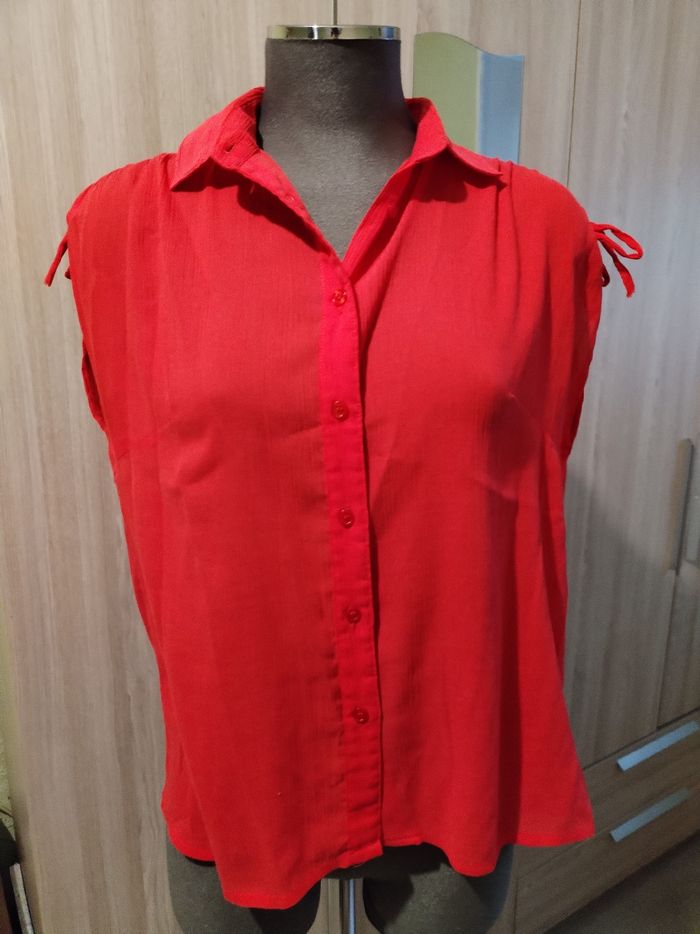 Chemise femme sans manches taille 44