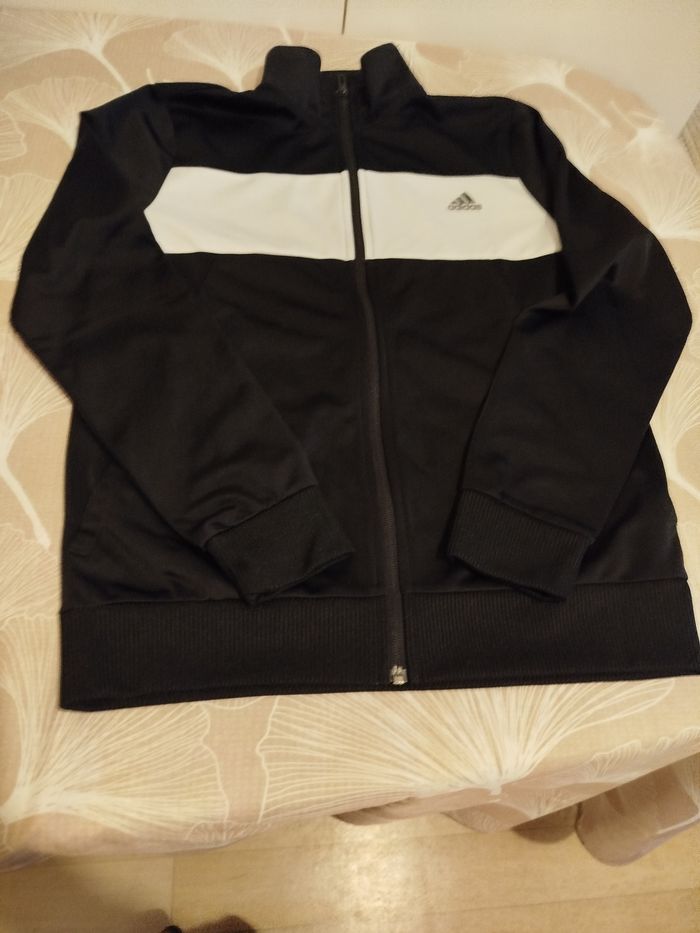 Veste Adidas comme neuf - photo numéro 3