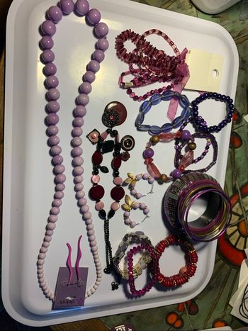 Gros lot bijoux violets ( voir descriptif)
