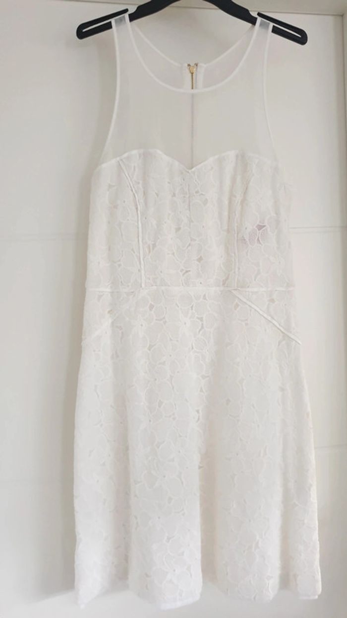 Derhy  Robe chic blanche et fleurs,  taille S - photo numéro 3