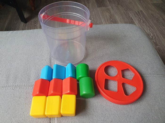 Jeu d'encastrement de forme