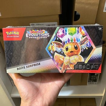 Boîte Surprise – Évolutions Prismatique 8.5
