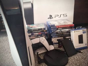 Lot Sony Playstation 5 (PS5) 825Go Disc Edition + 23 Jeux + Disque Dur 2To + Média