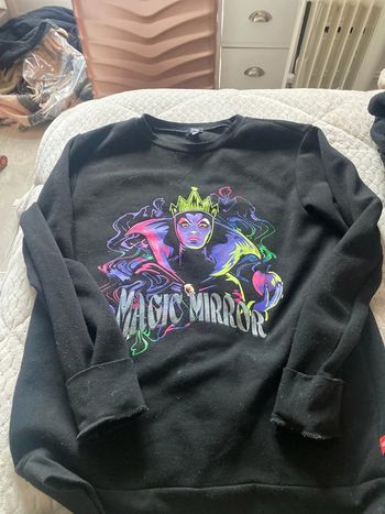 Pull Disney taille M