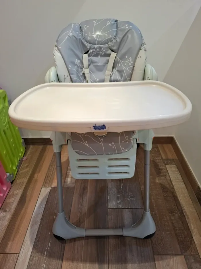 Chaise haute bébé