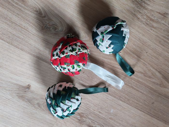 Boules de Noel lot de 3 origami ou patchwork en tissu