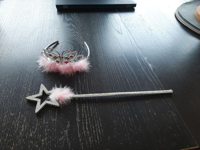 Couronne et baguette