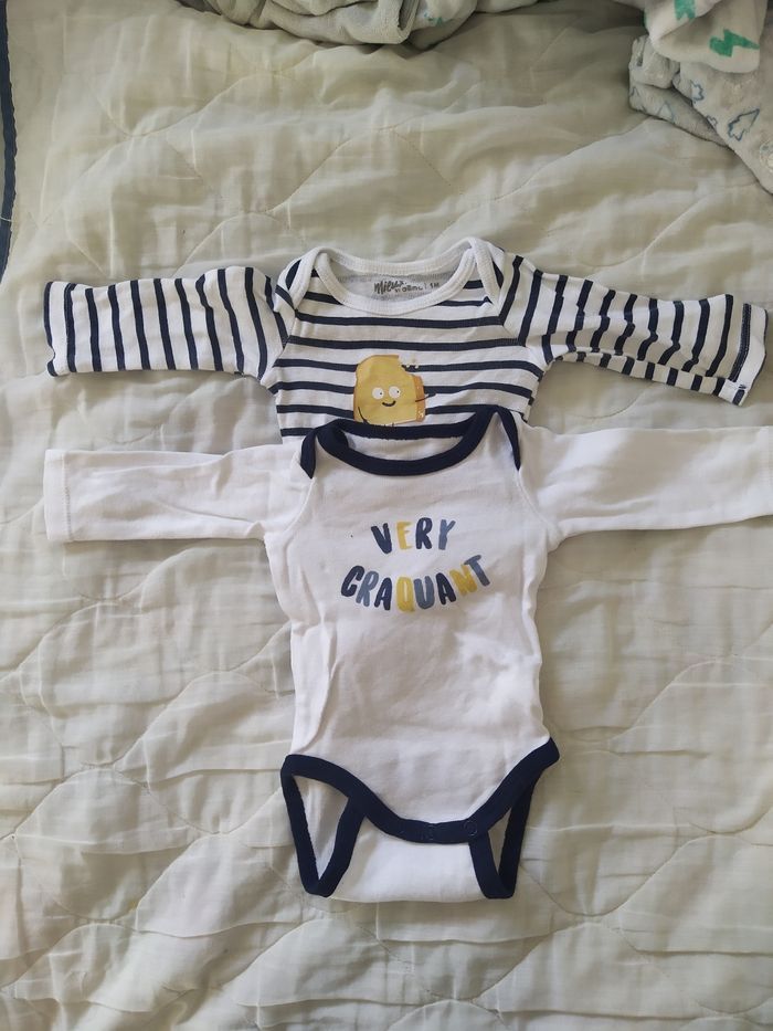 Lot de body taille 1 mois - photo numéro 2