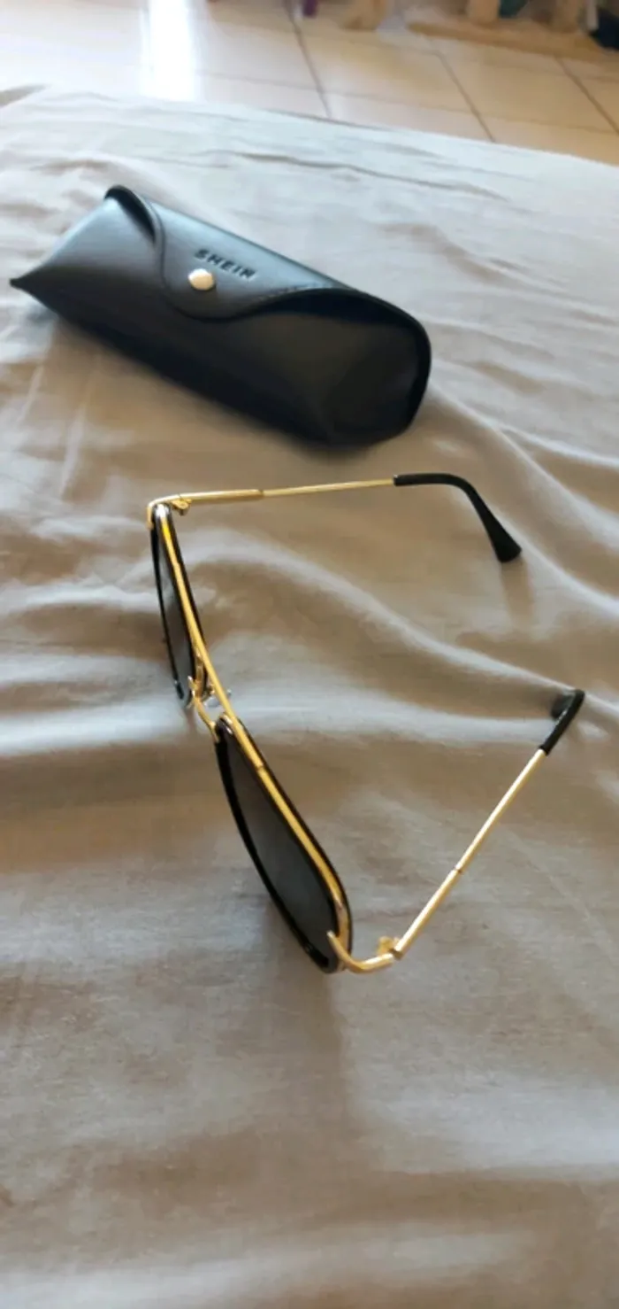 Lunette de soleil - photo numéro 3
