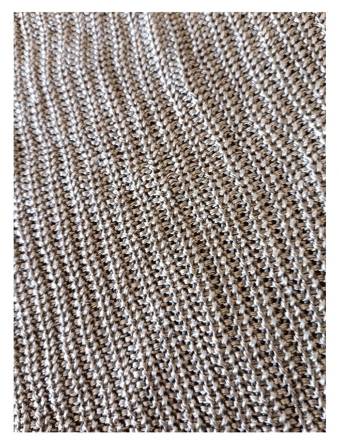 Pull fin en maille doré col V style casual chic Caroll - - photo numéro 2
