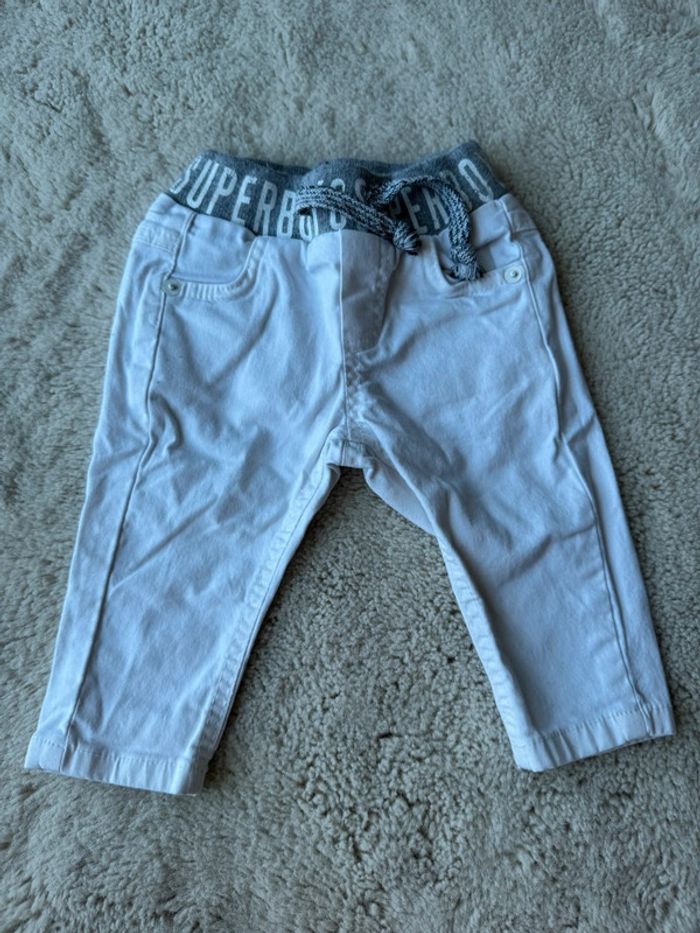 Lot 9 vêtements - 9 mois bébé garçon - pulls- jeans-tee shirts - chemise - très bon état - photo numéro 19