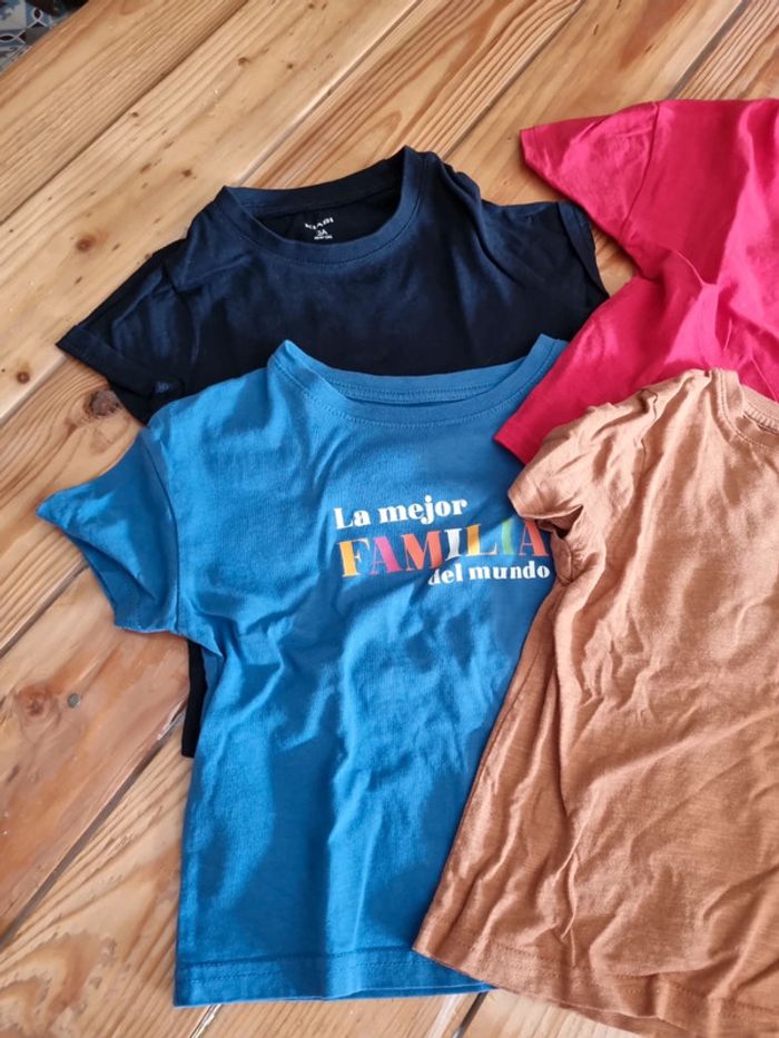 Lot de tee shirt - photo numéro 2