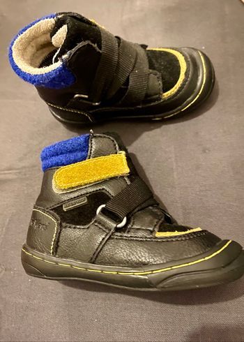 Boots Kickers Enfant en cuir – Waterproof – Taille 21
