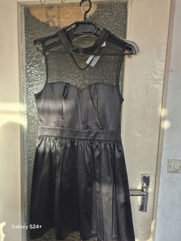 Petite robe noire - photo numéro 2